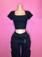 Black cropped ribbed tee