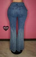 Y2K inspired flare blue jeans with belt