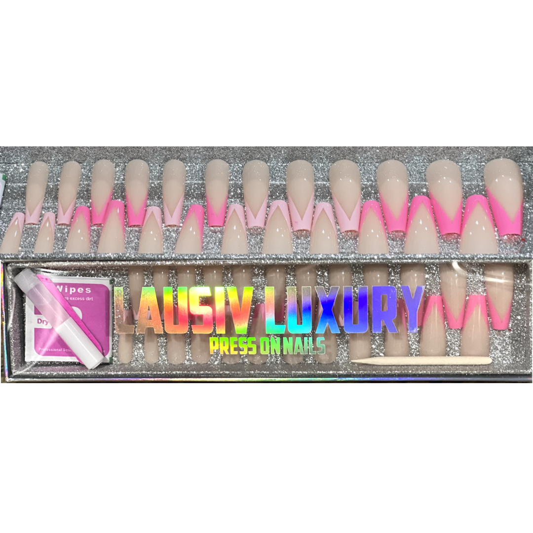 Pinks French tip press on nails 💅🏼