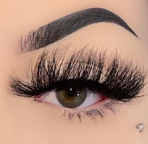 “Loyal” luxury lashes