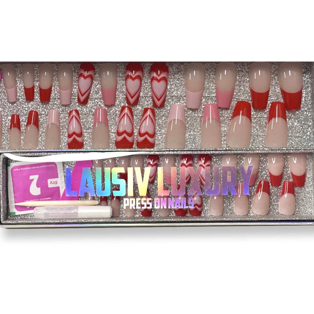 Heart press on nails 💅🏼